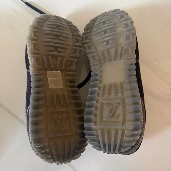 LOUIS VUITTON Nubuck Calfskin Run Away sneaker Size 8.5 Women - Picture 7 of 12